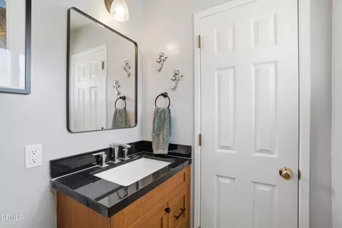 Bath - 39 La Suen Dr, Camarillo, CA 93010 photo 1 of 6