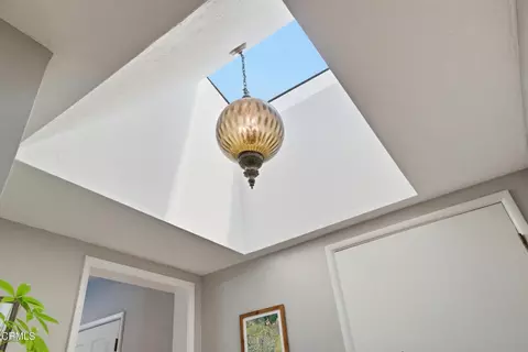 Entry Way - 39 La Suen Dr, Camarillo, CA 93010 photo 2 of 4