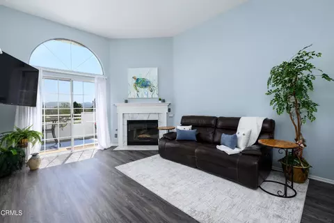 2623 Antonio Dr #306, Camarillo, CA 93010
