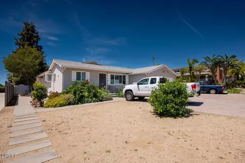 65 College Dr, Ventura, CA 93003