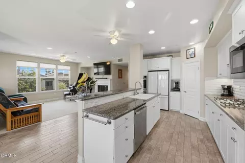 Kitchen - 1531 Windshore Way, Oxnard, CA 93035 photo 2 of 6