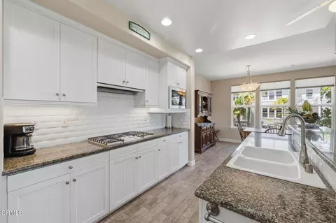 Kitchen - 1531 Windshore Way, Oxnard, CA 93035 photo 4 of 6