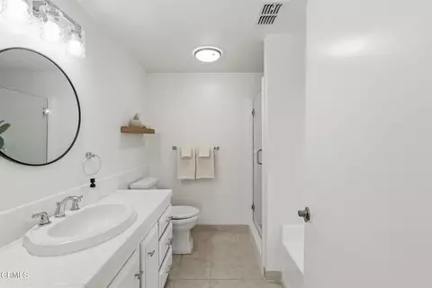 Bath - 6091 Irena Ave, Camarillo, CA 93012 photo 2 of 6