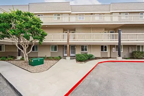 275 E Surfside Dr, Port Hueneme, CA 93041