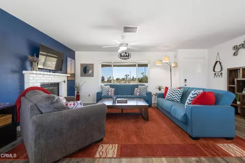 Living - 7188 Lomita Rd, Joshua Tree, CA 92252 photo 2 of 2