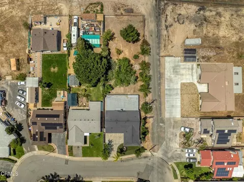 View/Area - 23005 Hilse Ln, Newhall, CA 91321 photo 3 of 6