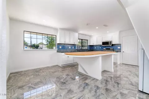 Kitchen - 23005 Hilse Ln, Newhall, CA 91321 photo 4 of 4