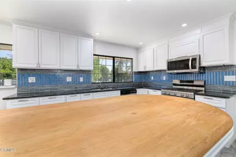 Kitchen - 23005 Hilse Ln, Newhall, CA 91321 photo 1 of 4
