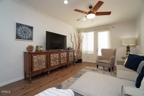 Living - 1901 Victoria Ave #115, Oxnard, CA 93035 photo 3 of 4