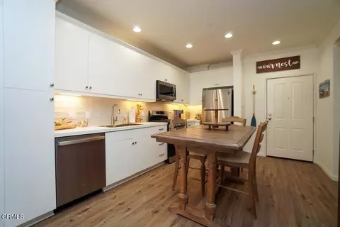 Kitchen - 1901 Victoria Ave #115, Oxnard, CA 93035 photo 1 of 2