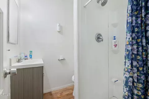 Bath - 136 N Garfield Ave, Oxnard, CA 93030 photo 2 of 5