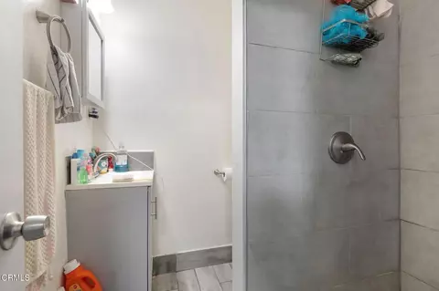 Bath - 136 N Garfield Ave, Oxnard, CA 93030 photo 5 of 5