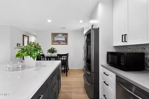 Kitchen - 2377 Fitzgerald Rd, Simi Valley, CA 93065 photo 4 of 6