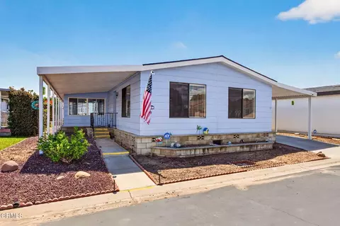 81 Poinsettia Gardens Dr, Ventura, CA 93004
