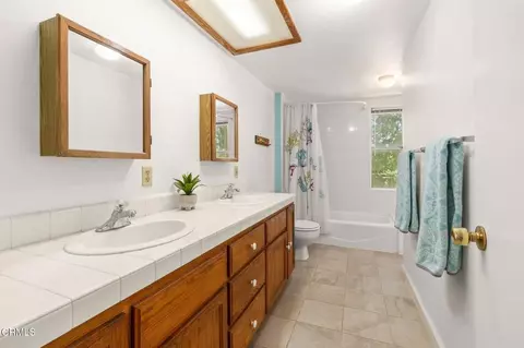 Bath - 587 N Rice Rd, Ojai, CA 93023 photo 2 of 3