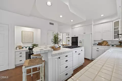 Kitchen - 420 Andrew Dr, Ojai, CA 93023 photo 2 of 3