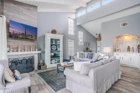 Living - 4624 Falkirk, Oxnard, CA 93035 photo 2 of 2