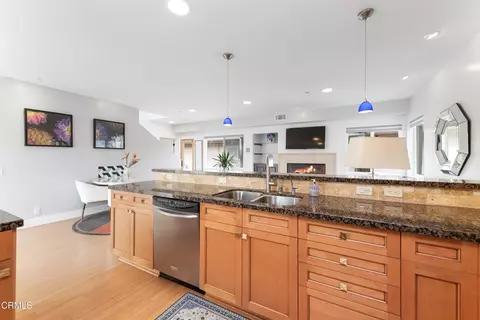 Kitchen - 5442 Driftwood St, Oxnard, CA 93035 photo 3 of 4