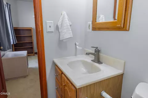 Bath - 1264 Ferrara Dr, Ojai, CA 93023 photo 2 of 4