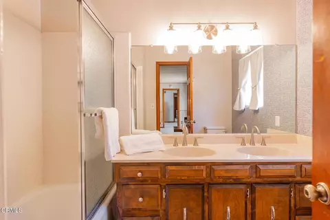 Bath - 1264 Ferrara Dr, Ojai, CA 93023 photo 4 of 4