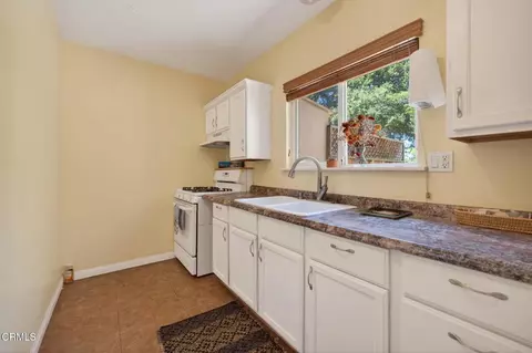 Kitchen - 883 Moreno Dr, Ojai, CA 93023 photo 5 of 6