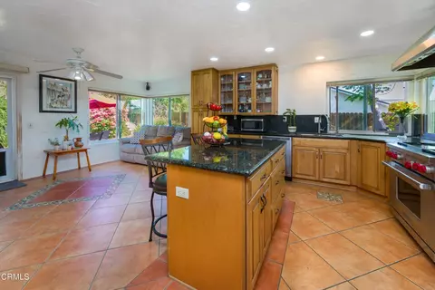 Kitchen - 1374 Saddleback Trl, Camarillo, CA 93012 photo 1 of 4