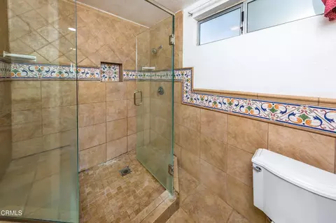 Bath - 1374 Saddleback Trl, Camarillo, CA 93012 photo 2 of 3