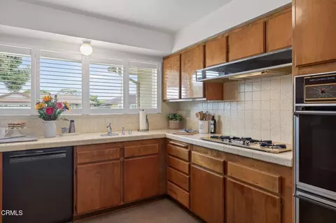 Kitchen - 5000 Halsey Way, Oxnard, CA 93033 photo 4 of 4