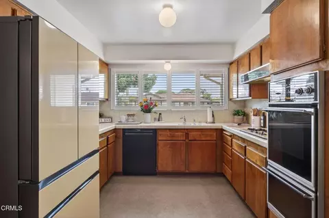 Kitchen - 5000 Halsey Way, Oxnard, CA 93033 photo 1 of 4