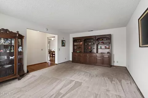 Living - 5000 Halsey Way, Oxnard, CA 93033 photo 2 of 5
