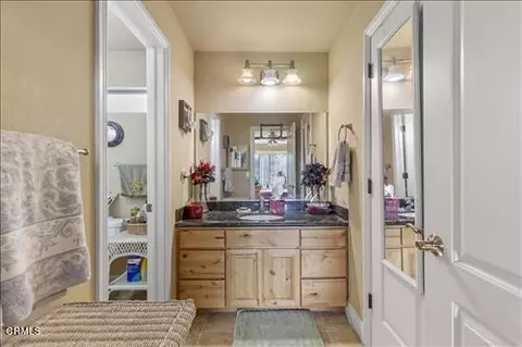 Bath - 26941 Stirrup Way, Tehachapi, CA 93561 photo 3 of 3