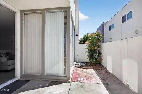 Exterior - 1335 Edgewood Way, Oxnard, CA 93030 photo 3 of 5