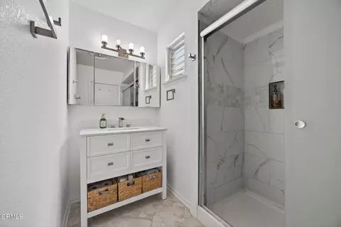 Bath - 1335 Edgewood Way, Oxnard, CA 93030 photo 1 of 3