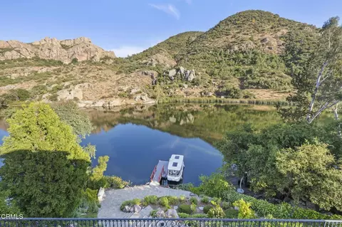 2112 Trentham Rd, Lake Sherwood, CA 91361