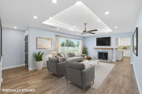 Living - 2024 S J St, Oxnard, CA 93033 photo 1 of 6