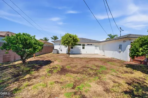 Exterior - 2024 S J St, Oxnard, CA 93033 photo 13 of 14
