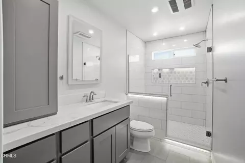 Bath - 2024 S J St, Oxnard, CA 93033 photo 4 of 4