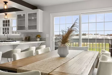 Dining - 2835 Harbor Blvd, Oxnard, CA 93035 photo 3 of 3