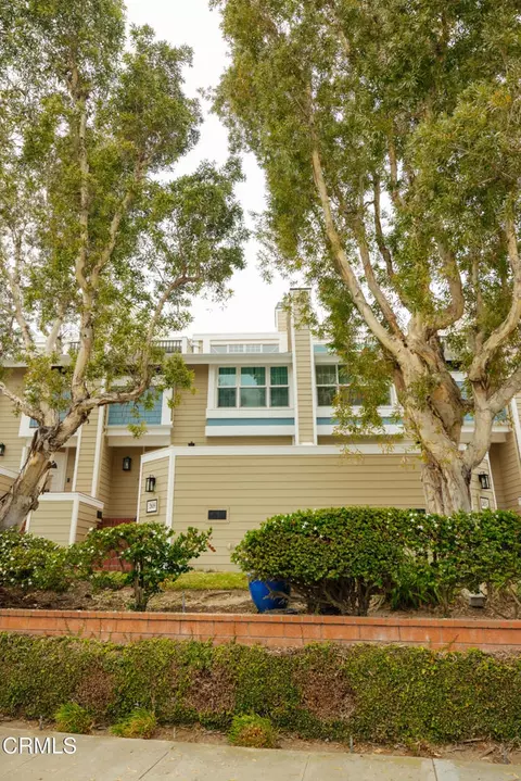 Exterior - 2835 Harbor Blvd, Oxnard, CA 93035 photo 4 of 6