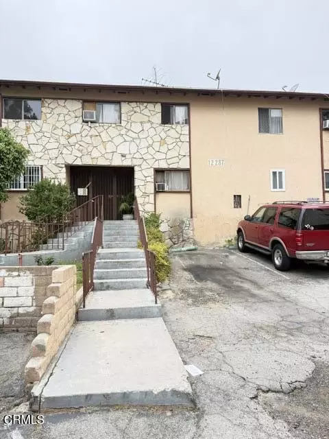 12287 Osborne St #13, Pacoima, CA 91331