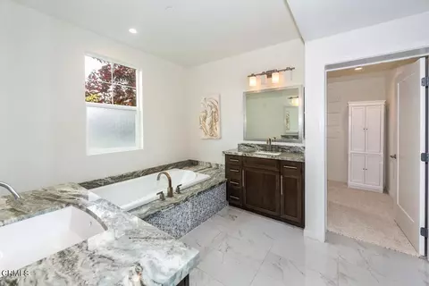 Bath - 4020 Tradewinds Dr, Oxnard, CA 93035 photo 2 of 4