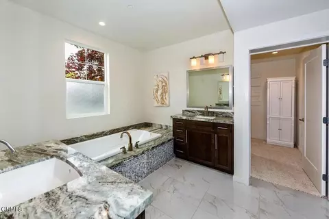 Bath - 4020 Tradewinds Dr, Oxnard, CA 93035 photo 2 of 4