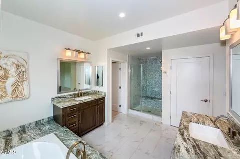 Bath - 4020 Tradewinds Dr, Oxnard, CA 93035 photo 4 of 4