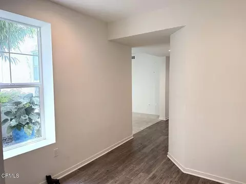 Entry Way - 4020 Tradewinds Dr, Oxnard, CA 93035 photo 2 of 3