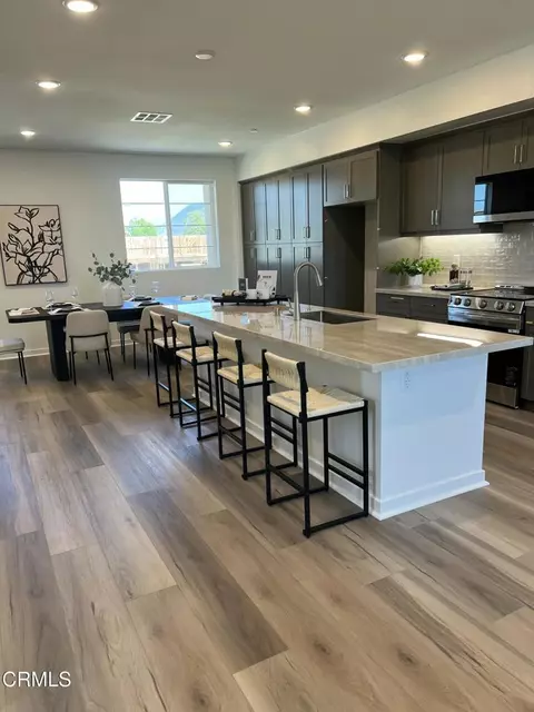 559 Via Vallarta, Camarillo, CA 93012