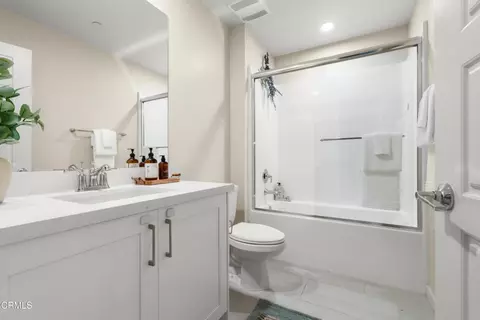 Bath - 749 Winchester Dr, Oxnard, CA 93030 photo 7 of 10