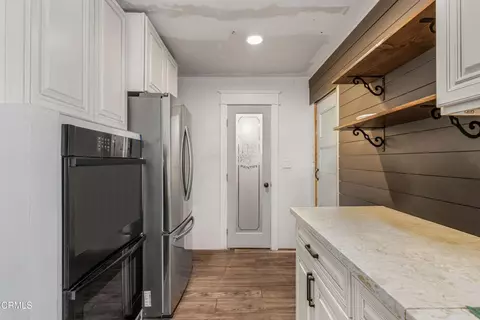 Entry Way - 3290 Cole Ave, Simi Valley, CA 93063 photo 2 of 2