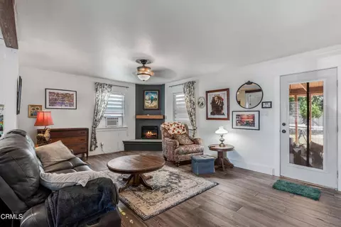 Living - 3290 Cole Ave, Simi Valley, CA 93063 photo 2 of 2