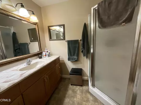 Bath - 608 Holly Ave, Oxnard, CA 93036 photo 2 of 2