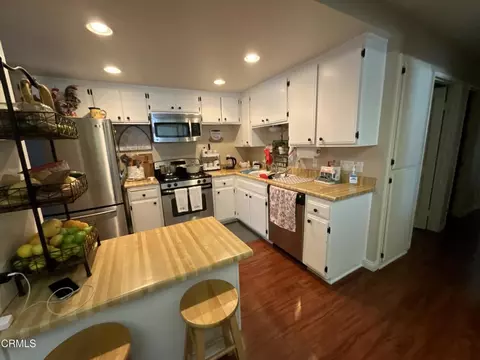 Kitchen - 608 Holly Ave, Oxnard, CA 93036 photo 1 of 2